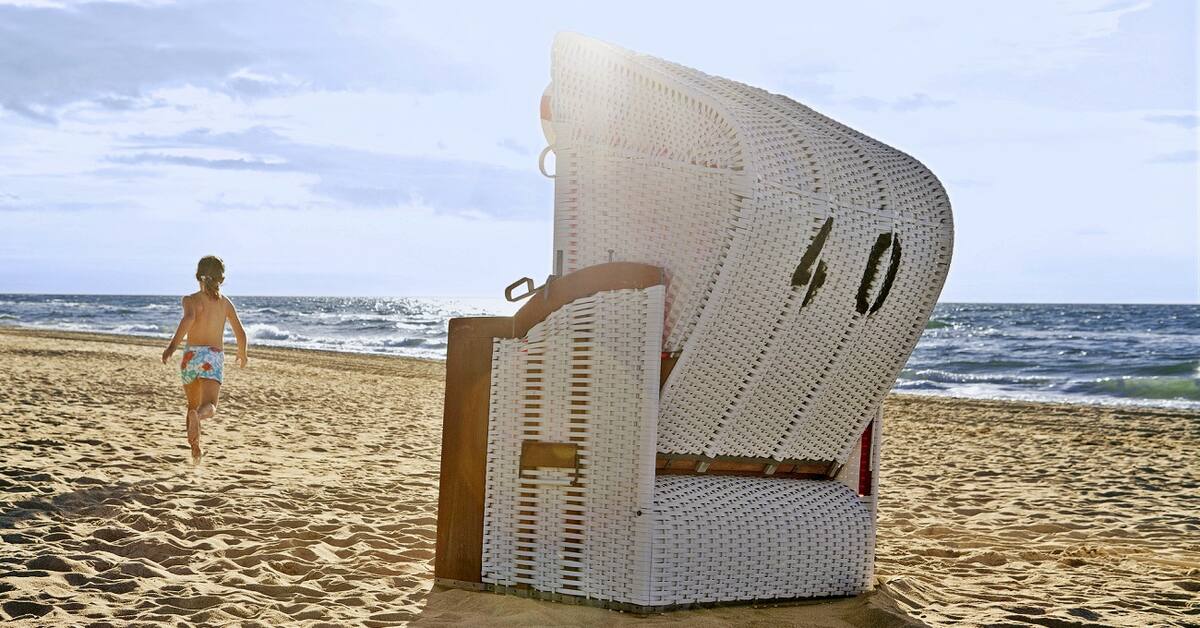Strandkorb am Strand der Ostsee