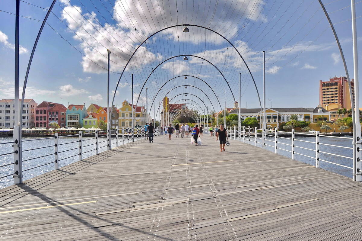 Brücke über Wasser