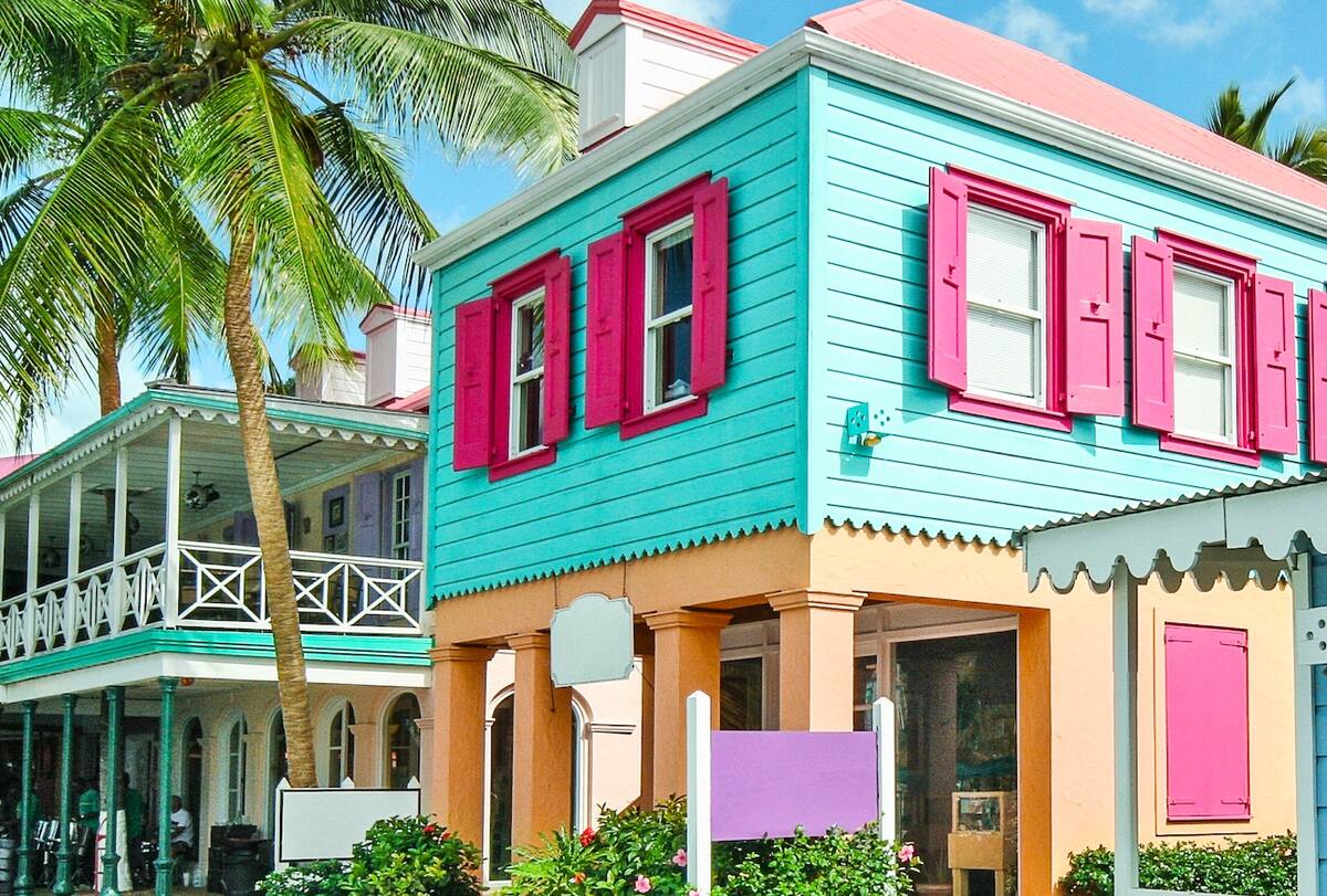 Buntes karibisches Haus auf Tortola