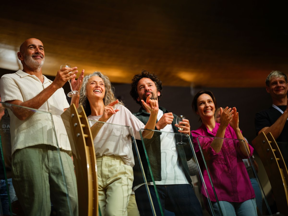 AIDA Gäste feiern im Theatrium 