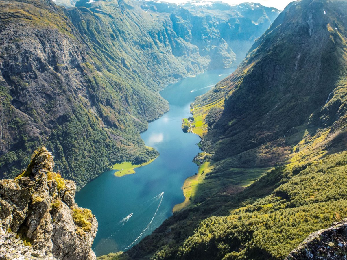 Reisezeit Norwegen mit Natur und unterschiedlichen Jahreszeiten