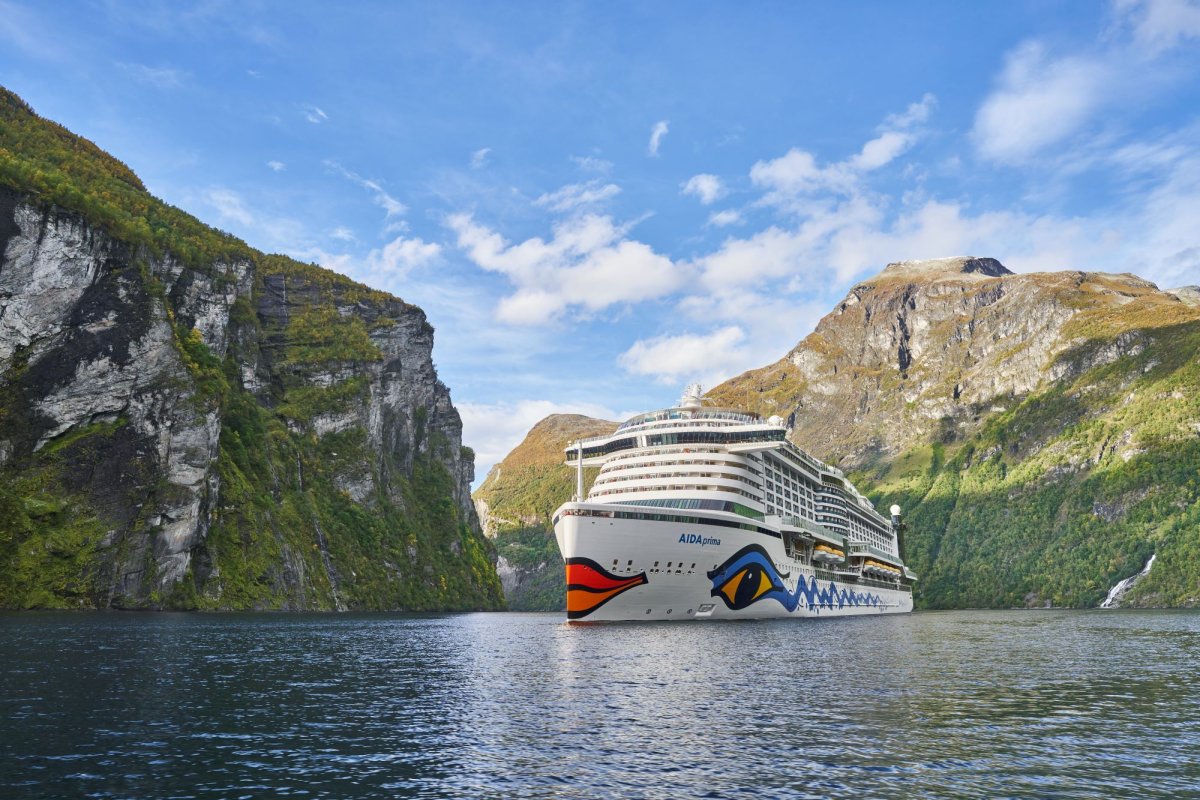 Kreuzfahrten in Norwegen mit Schiff entlang der Küste als Überblick zu Reisearten