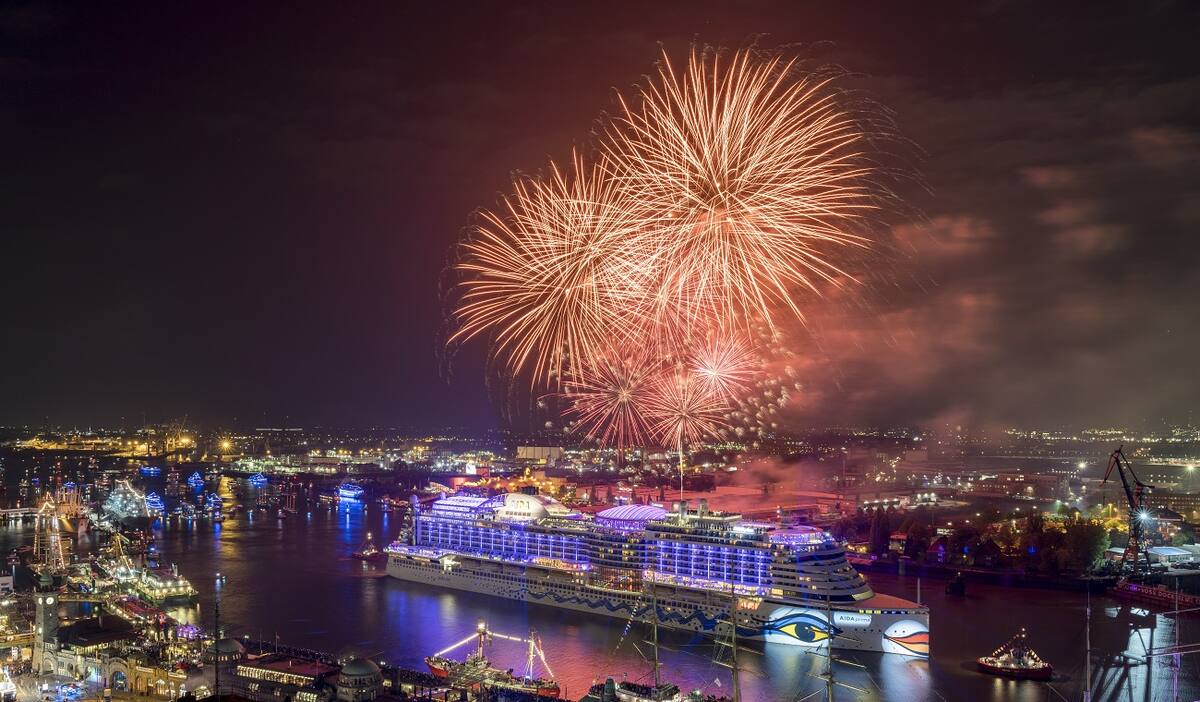 Hafengeburtstag Hamburg | Das größte Hafenfest der Welt: Geschichte,  Programm, Attraktionen und entspannte Anreise