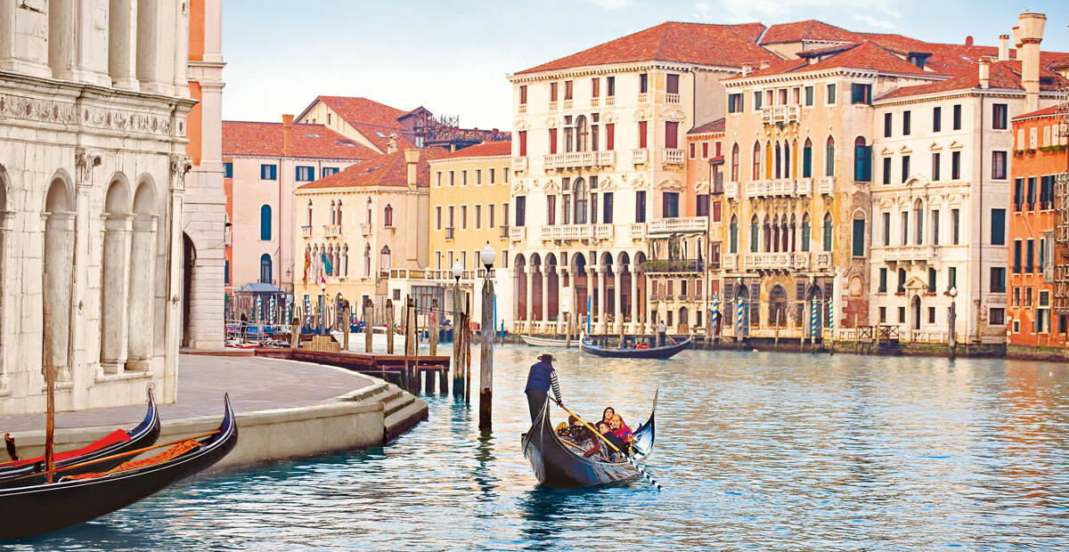 Mit der Gondel durch Venedig