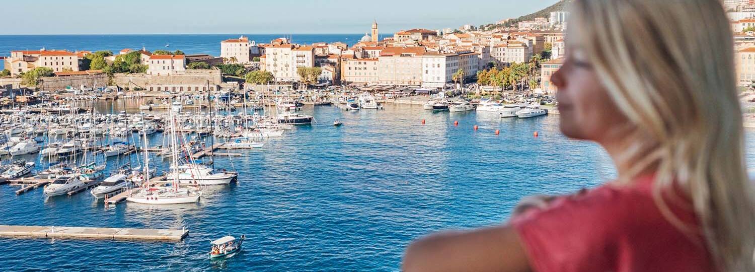 Mediterrane Schätze mit Korsika ab Barcelona mit AIDA