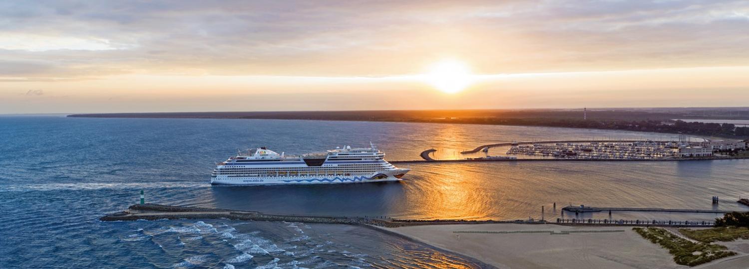 Kreuzfahrt ab Warnemünde Parken & Routen von AIDA, TUI & Co.