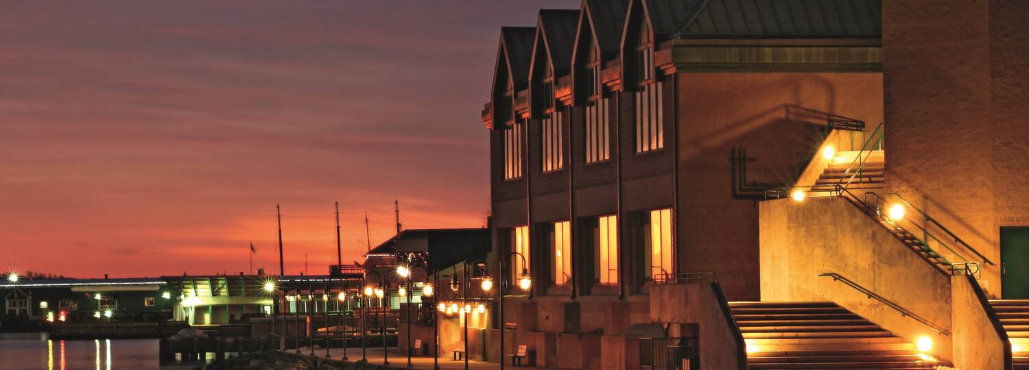 Kreuzfahrt nach Halifax - Hafenansicht bei Nacht