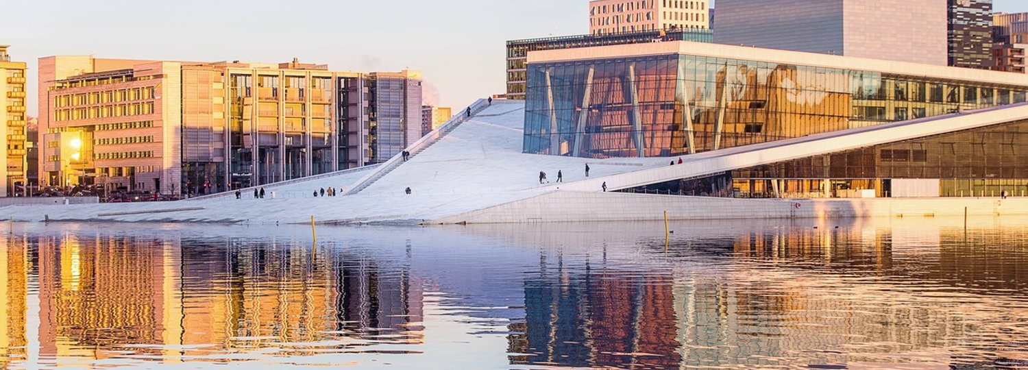 Opernhaus in Oslo bei Sonnenuntergang