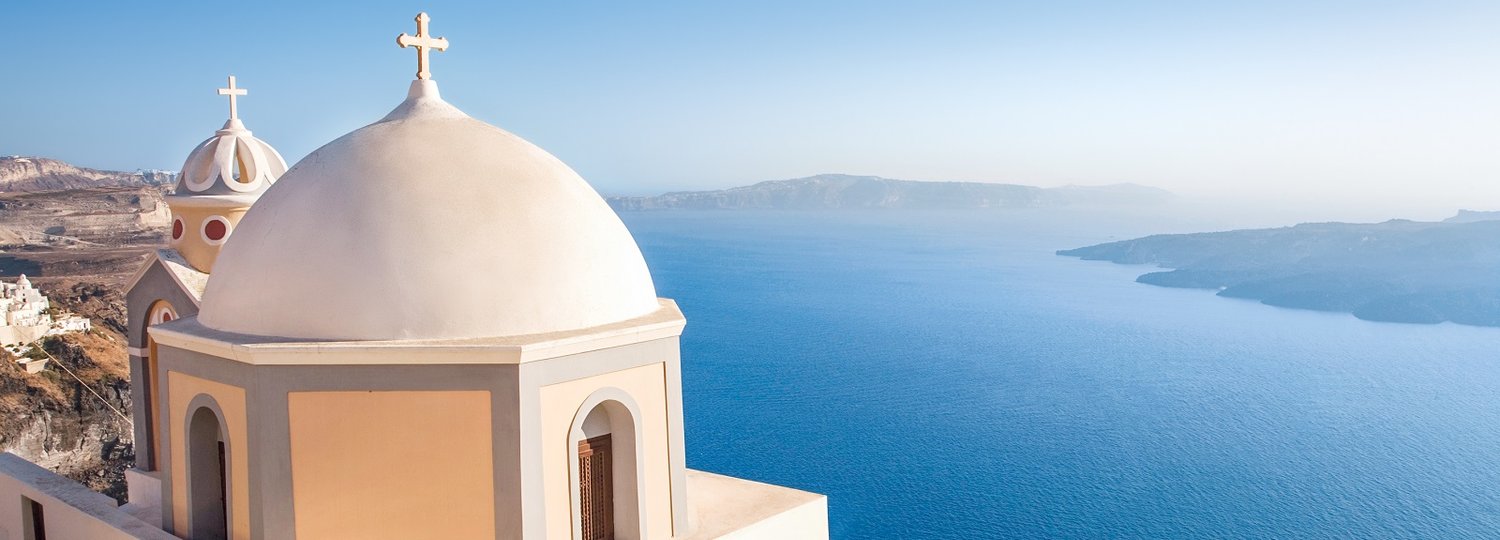 Kreuzfahrt nach Santorin mit Ausblick auf das Meer