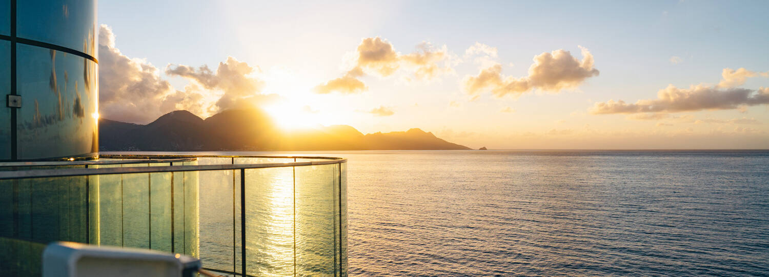 großes Kreuzfahrtschiff