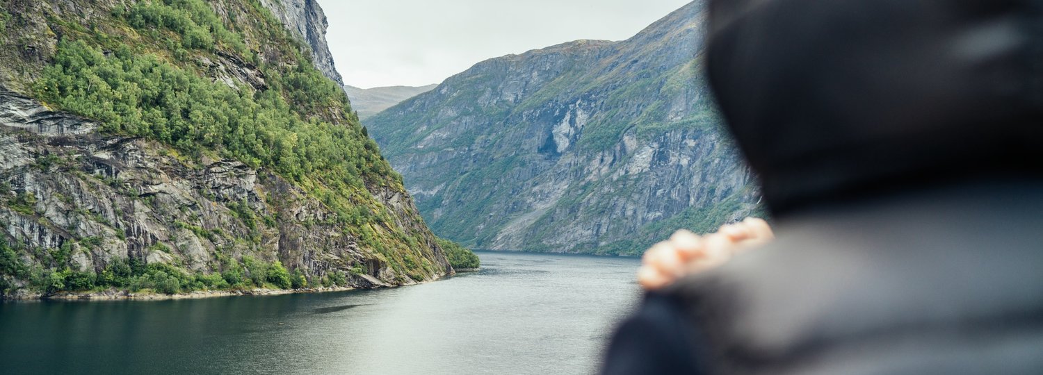 Bei einer Flusskreuzfahrt die Aussicht genießen