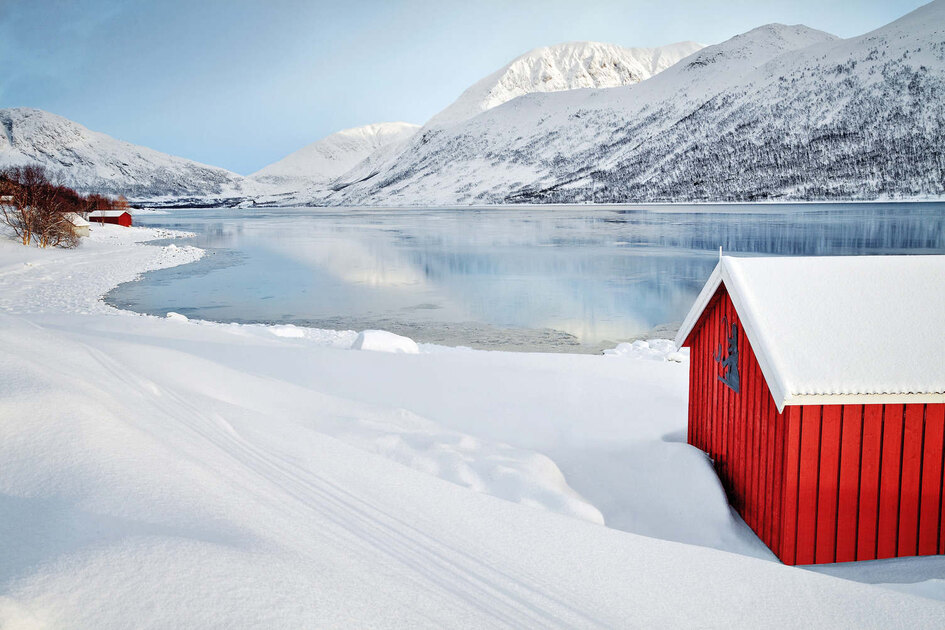 Winterliche Fjordlandschaft