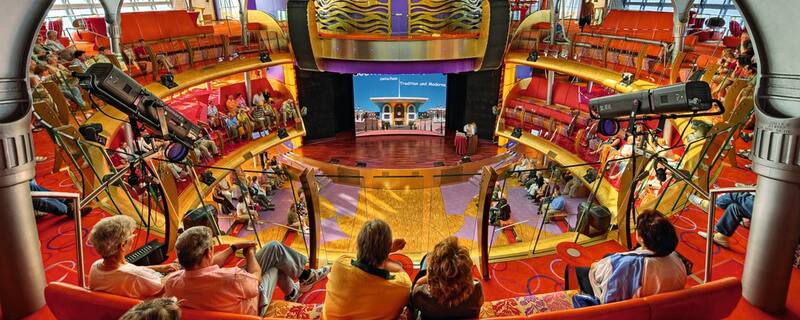Theatrium an Bord von AIDAmar