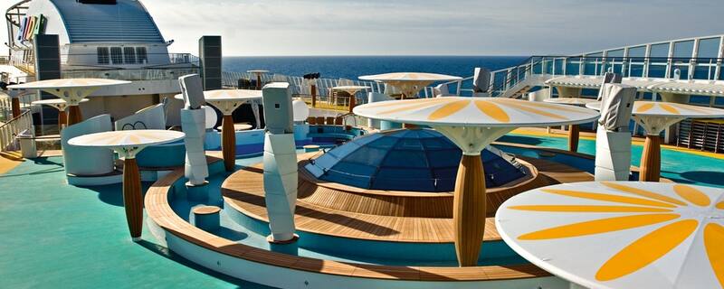 Pooldeck an Bord von AIDAbella