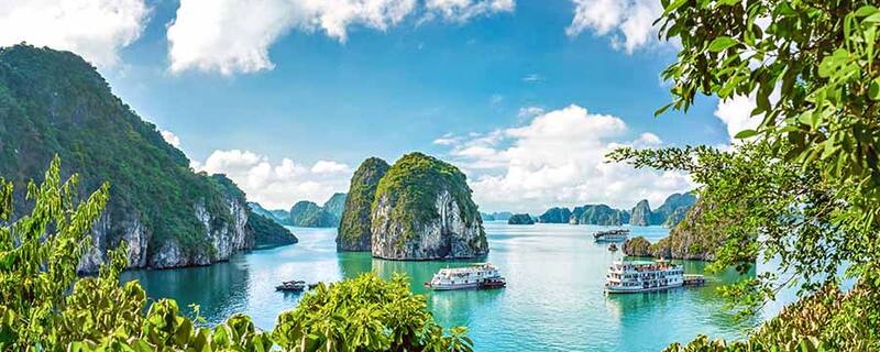 AIDA Ausflug in der Halong Bucht: Bootsfahrt mit Tai-Chi Kurs und Inselhopping