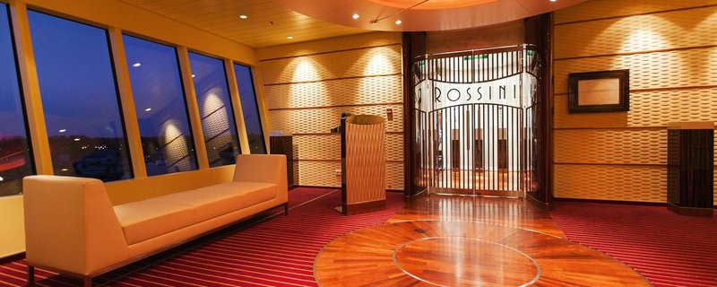 AIDAmar Eingangsbereich Gourmet Restaurant Rossini  (Bilder AIDA)