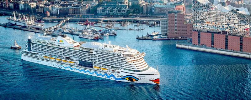 AIDAprima im Hamburger Hafen