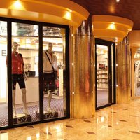 Schaufenster mit Schaufensterpuppen