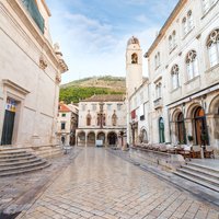 Foto vom Luža-Platz mit Blick auf den Sponza-Palast