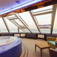 Veranda mit Jaccuzi der Samsara Grand Suite