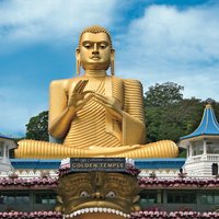 Ein goldener Buddha Tempel Colombo Sri Lanka